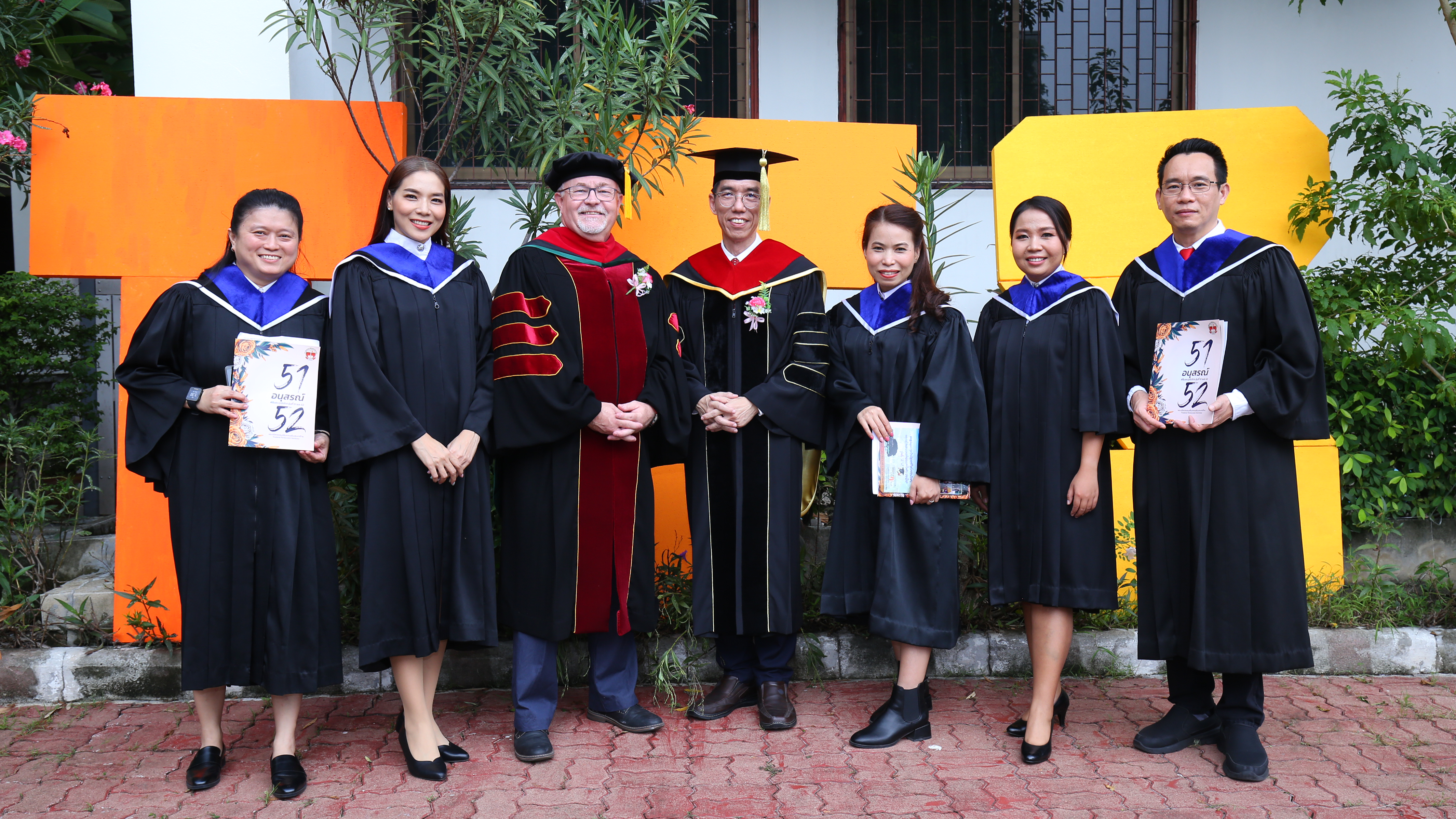 graduates and professors 